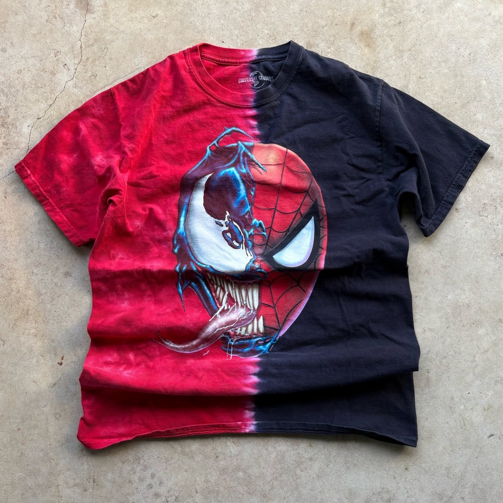 Universal Studios Black and red Spider-Man and Venom tie-dye tee